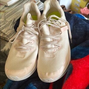 Puma Blush Pink Golf shoe